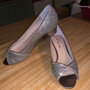 Size 8  worn once for wedding